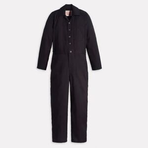 NEW WITH TAGS Levi's Black Jumpsuit. MSRP : $128.00